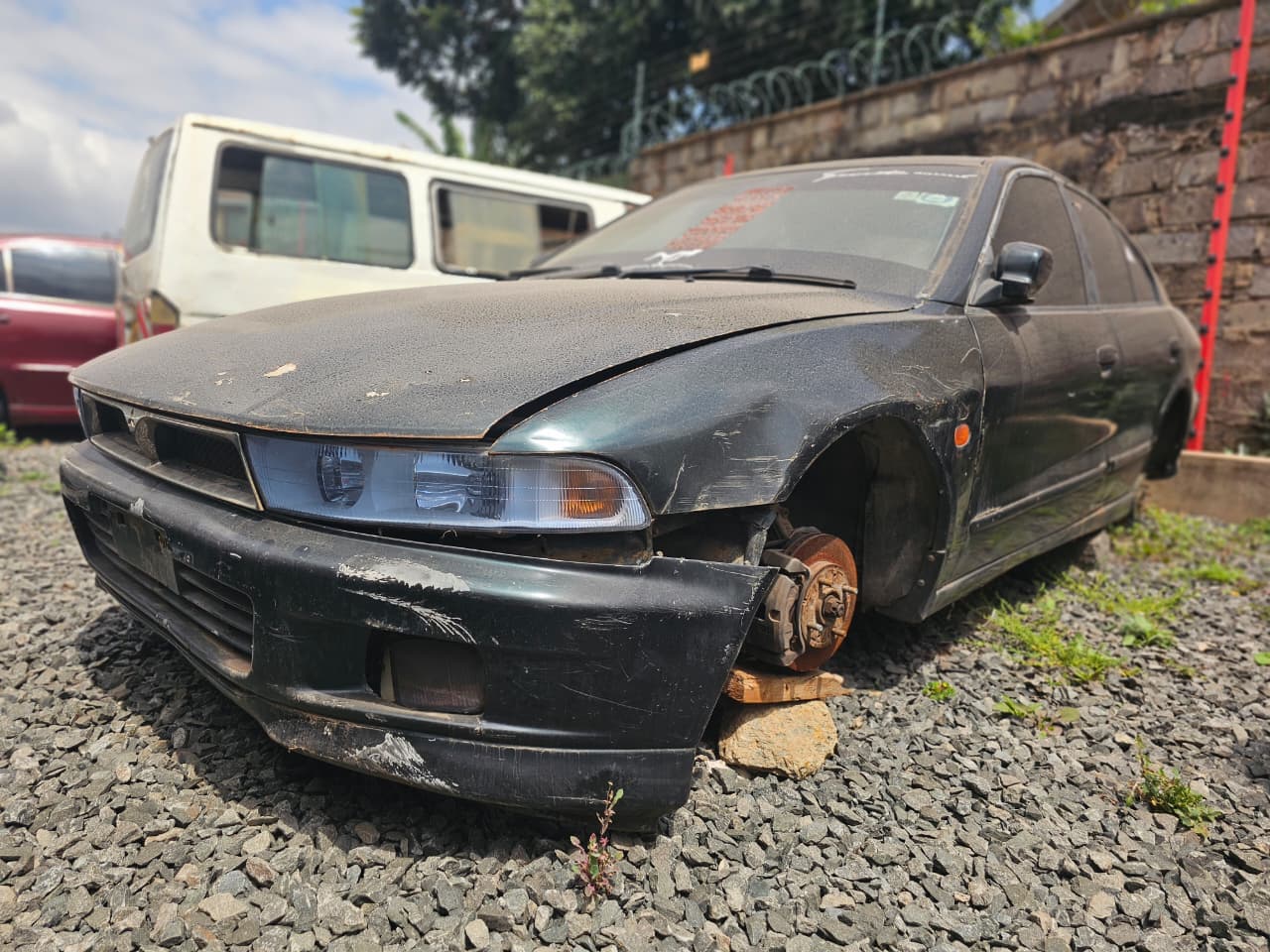 MITSUBISHI GALANT